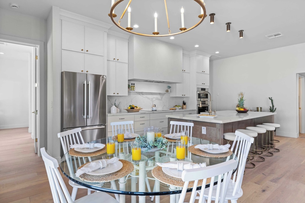 El Dorado by Avantstay Luxe 4BR w/ Pool, Putting Green, Fireplace Near Kierland