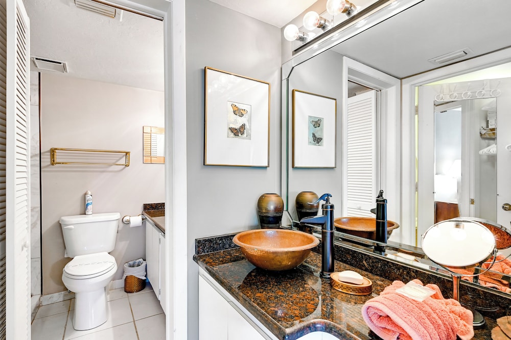 Waterfront Marco Island Condo < 1/4 Mi to Beach!