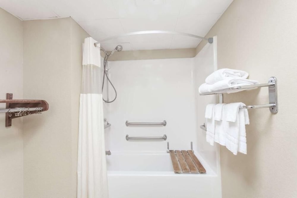 Days Inn by Wyndham Goodlettsville/Nashville - Property Image 35