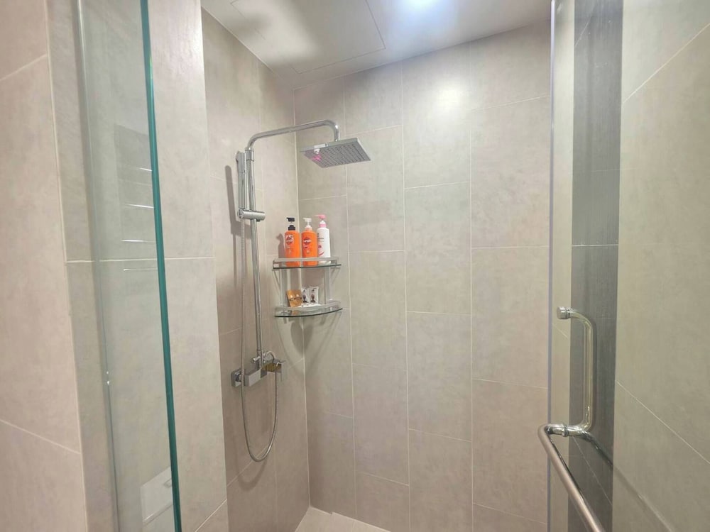 Room-a305 - 1 Bdr Condo With Sea View, A