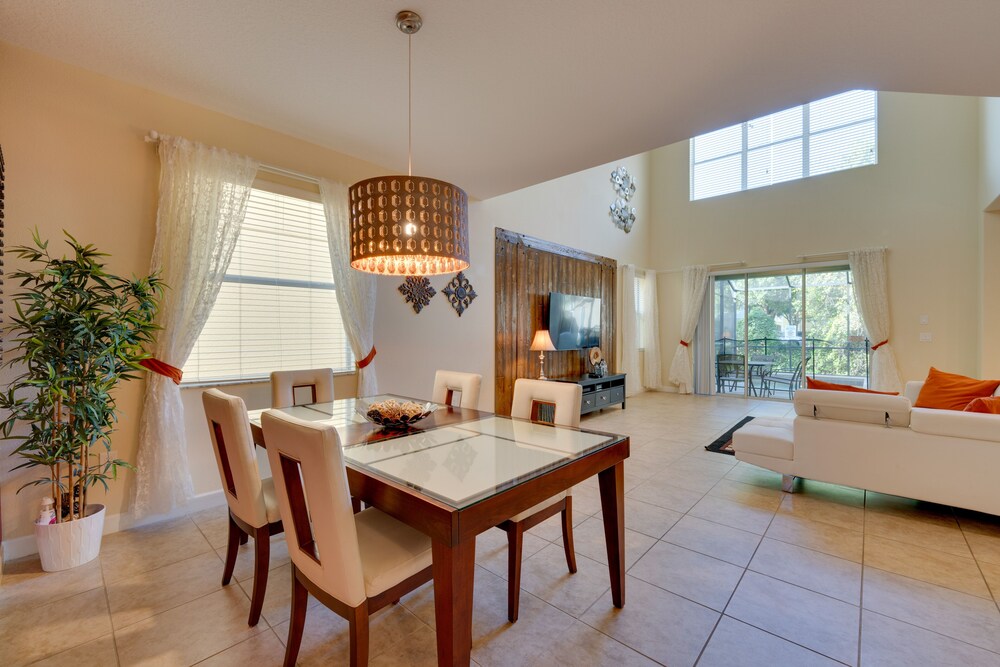 Pet-Friendly Florida Gem w/ Lanai: 5 Mi to Parks! view 5