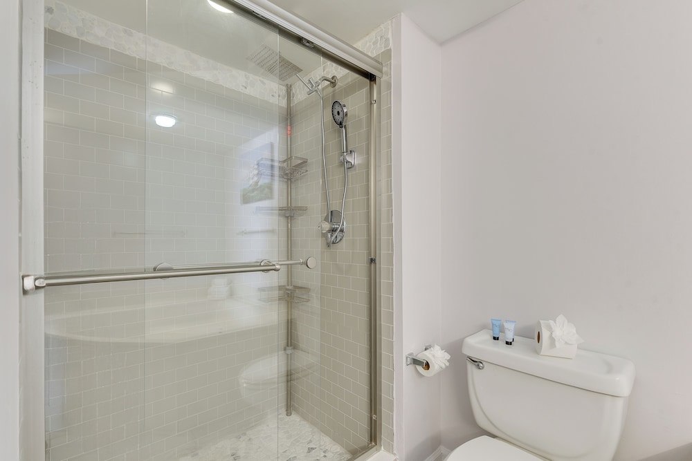 Pool & Hot Tub Access at Oceanfront Resort Condo!