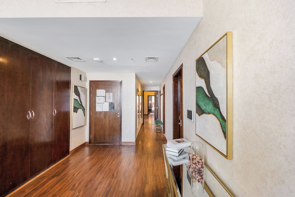 Durrani Homes - Alluring 5BR Penthouse with Burj Khalifa and Fountain View