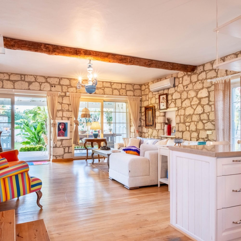 Luxury Duplex Villa w Pool and Garden in Alacati view 4