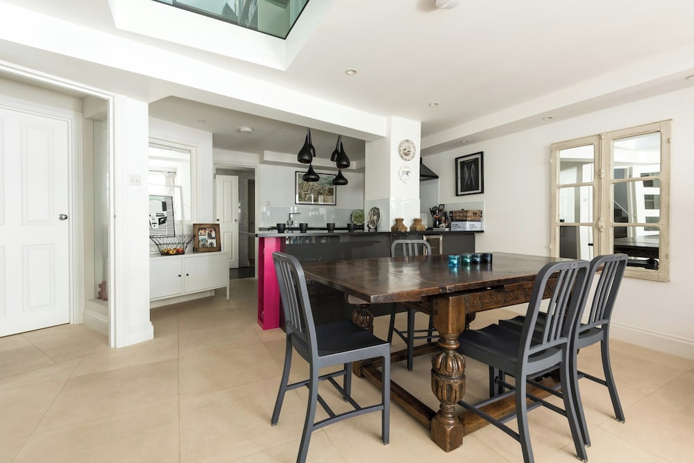 Kennington Road by Onefinestay
