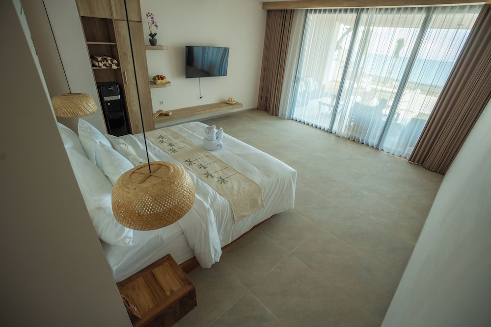 Bohemian Beachfront Apartments