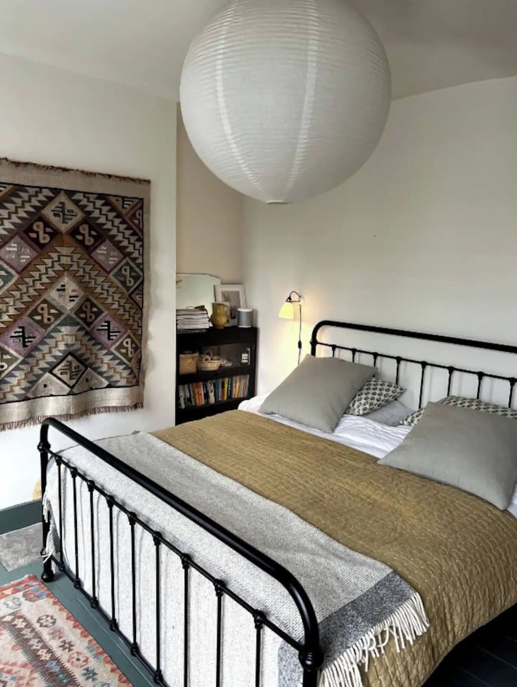 Lovely 3BD Victorian Townhouse W/garden - Brixton!