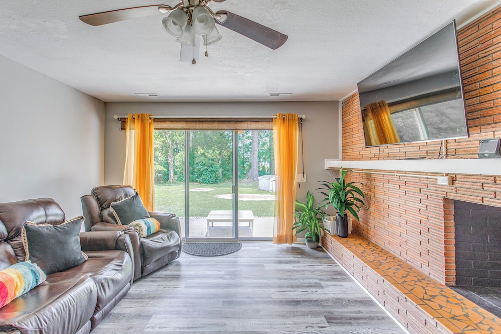 4 Mi to Loris Nature Park: Family Home w/ Yard