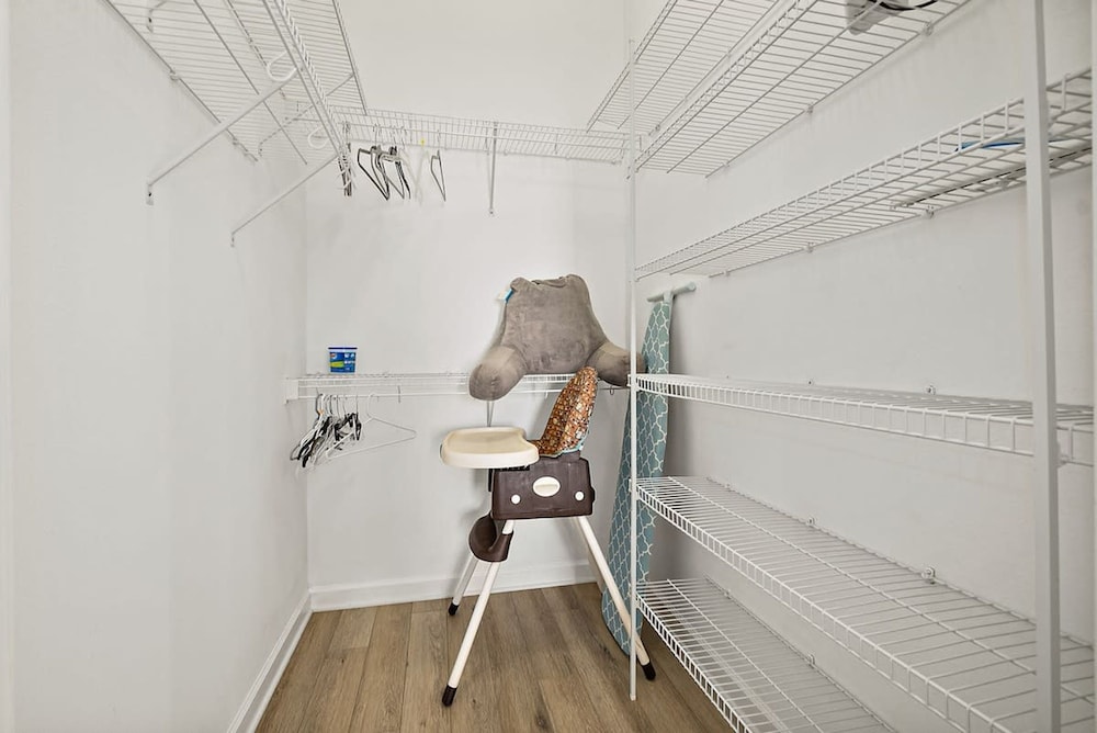 Perfect Beach House 2min Walk With Heated Pool and Hot Tub 4 bed 3 Bath With Pet Friendly