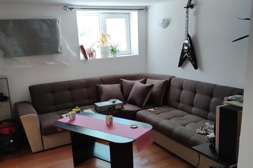 2 Bed Villa - Sleeps 7 - Private Garden - Parking