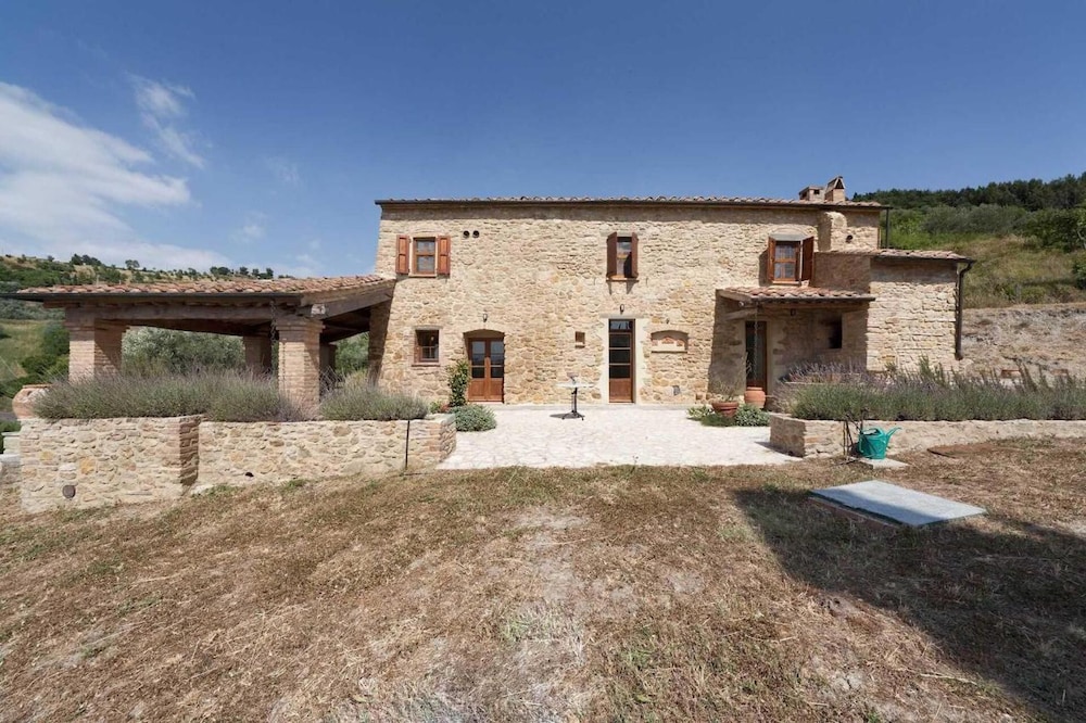 Villa Cantucci Volterra view 4