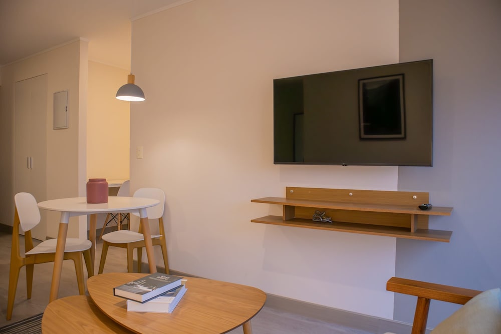 w Comfort 2BR w Private Balcony in San Isidro