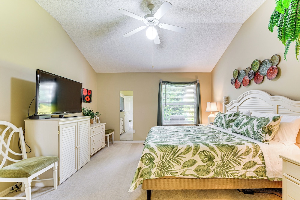 Single-story Home w/ Golf Cart in The Villages