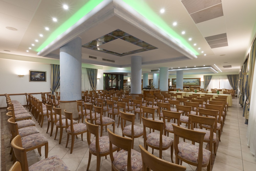 meeting & event spaces