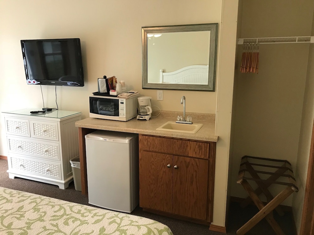 Bay Breeze Resort