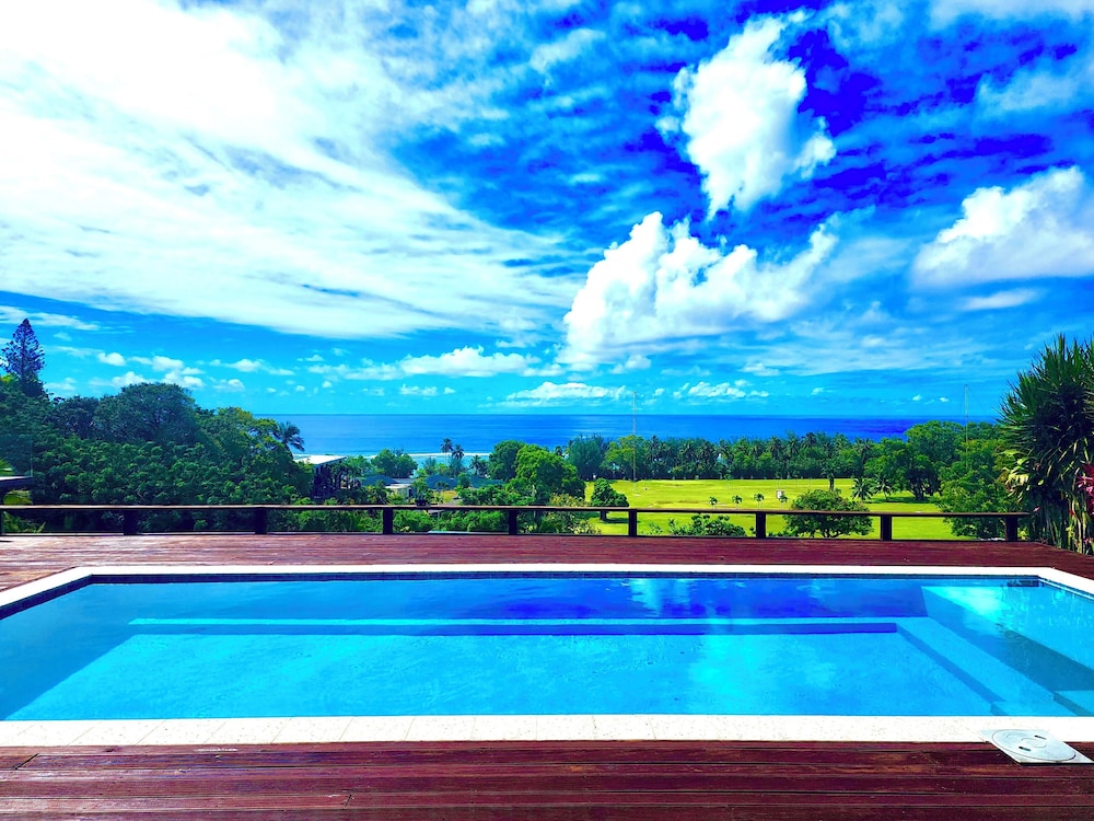 Nikao Hillside Suite
