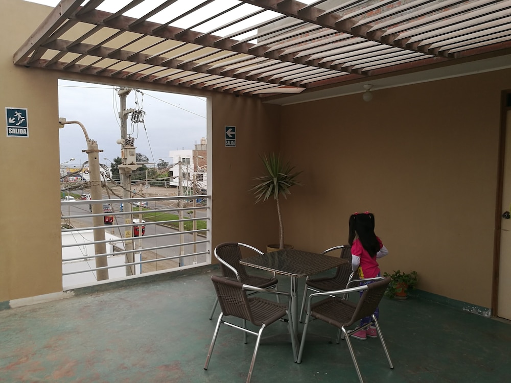 Hostal Shalom