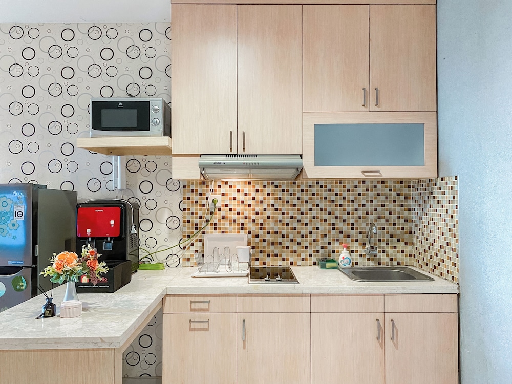 Relaxing And Homey 2Br Cinere Bellevue Suites Apartment