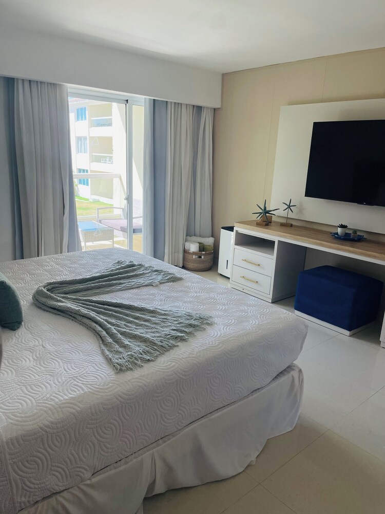 Playa Dorada King Bed Beachfront