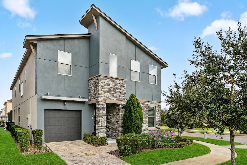 Spacious 7Bd Next to Clubhouse at Solara Resort