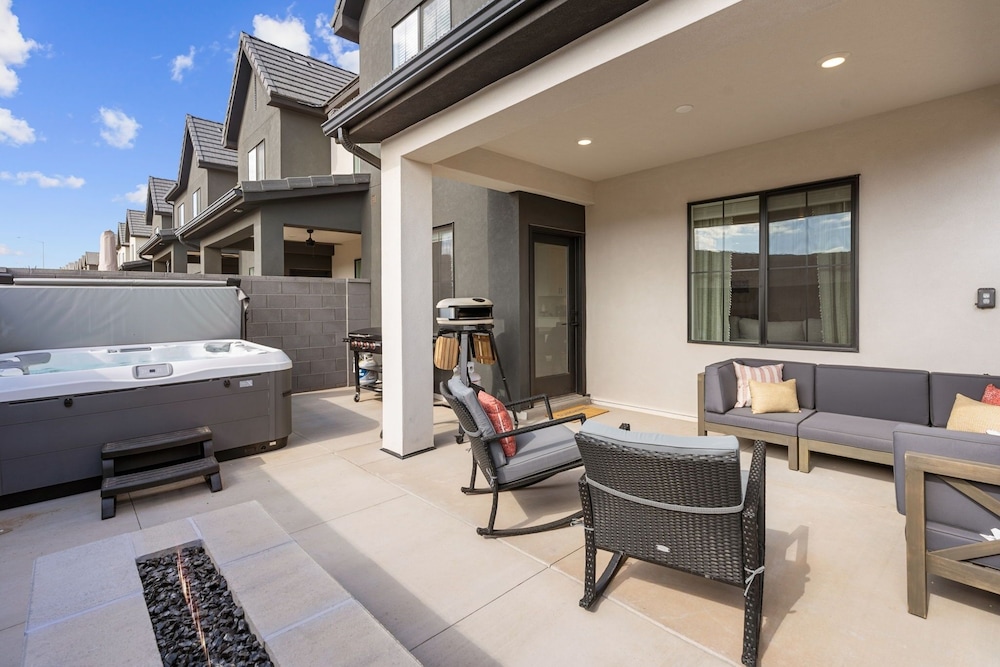 Long Drive 4 Bedroom Townhouse