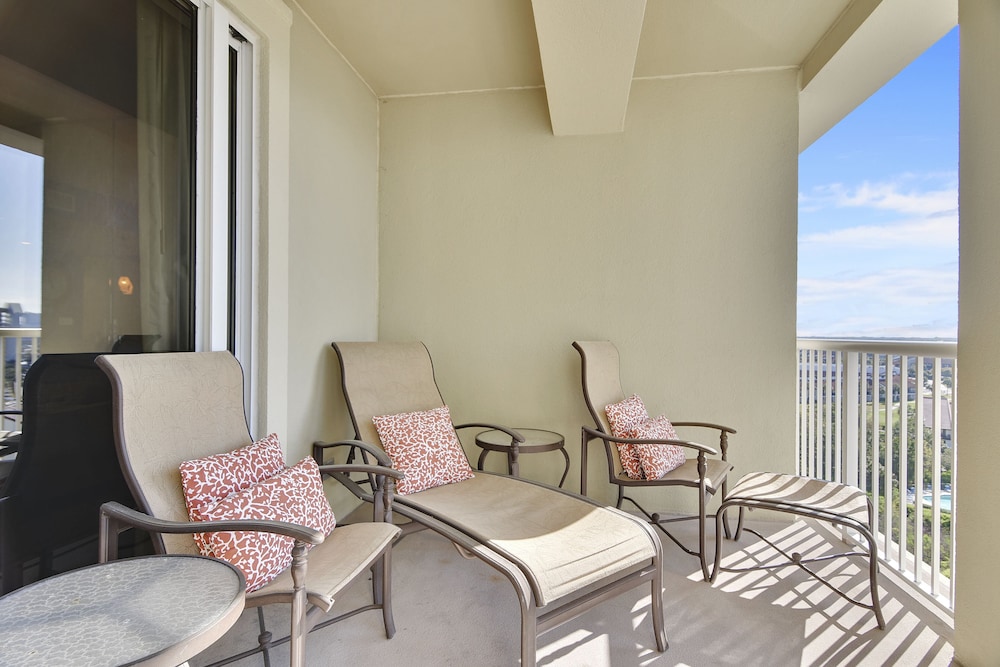 Grand Panama Beach Resort by Book That Condo