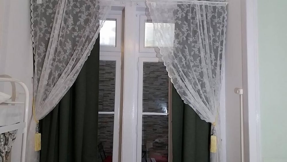 At Ease Inn - Residence