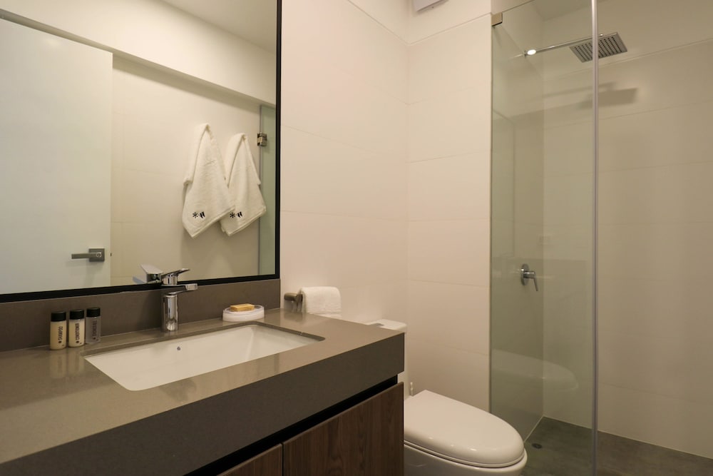 w Brilliant 2BR w Balcony in Miraflores