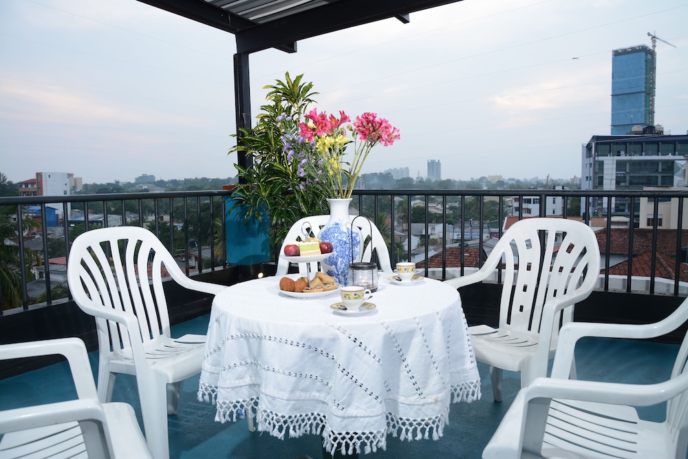 Monsoon Suites