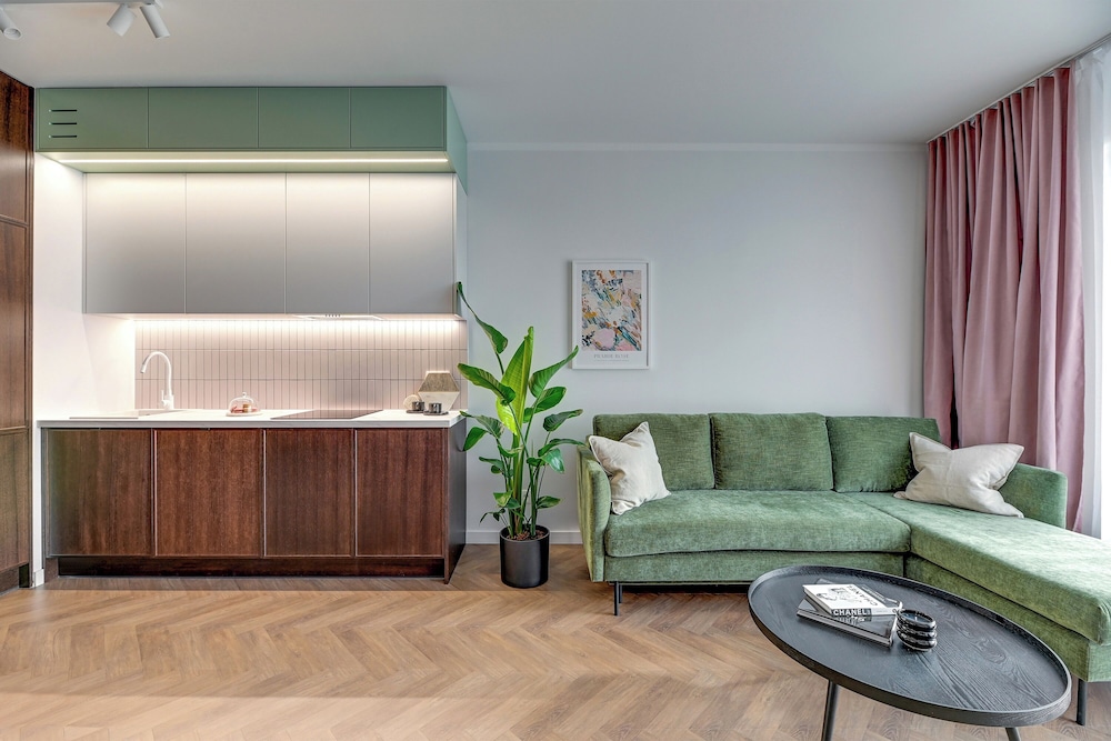 Doki Living - Foodhall & Parking by Downtown Apartments