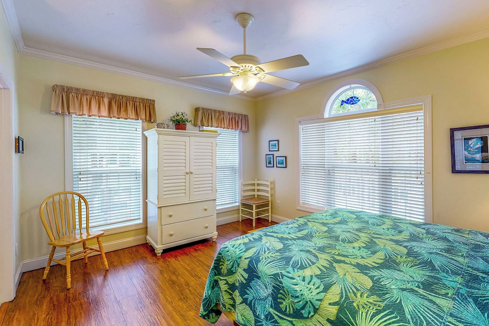 Dog-friendly Riverfront 3BR w/ Fire Pit & Dock