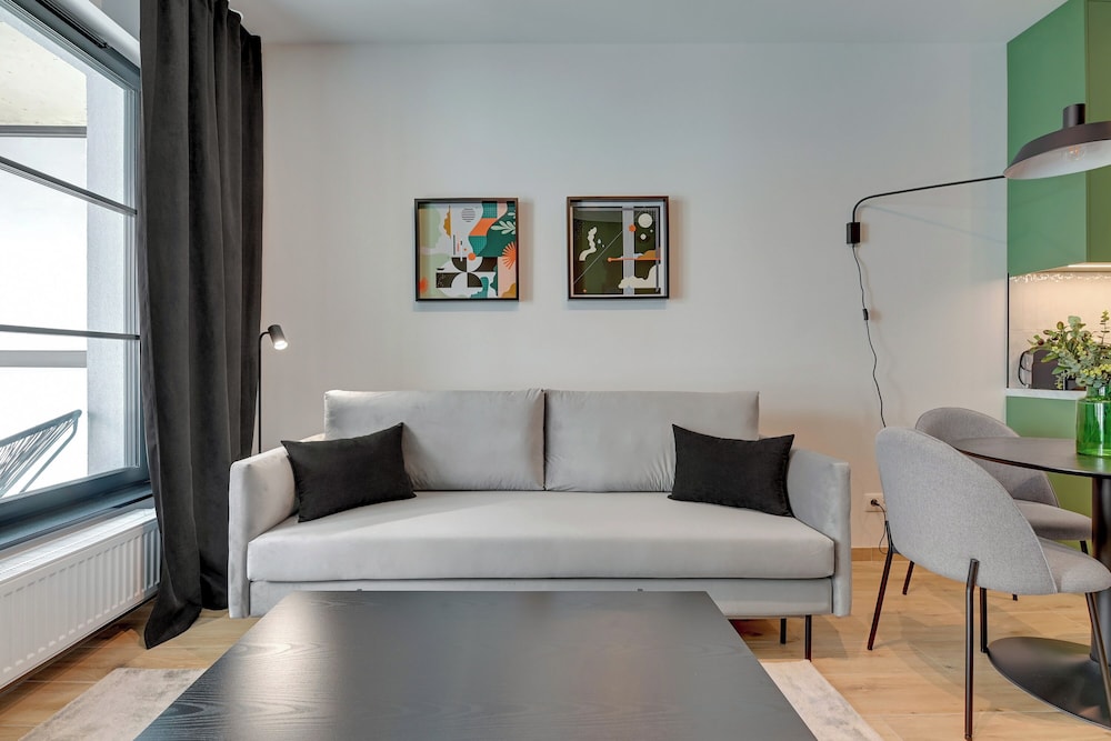 Doki Living - Foodhall & Parking by Downtown Apartments