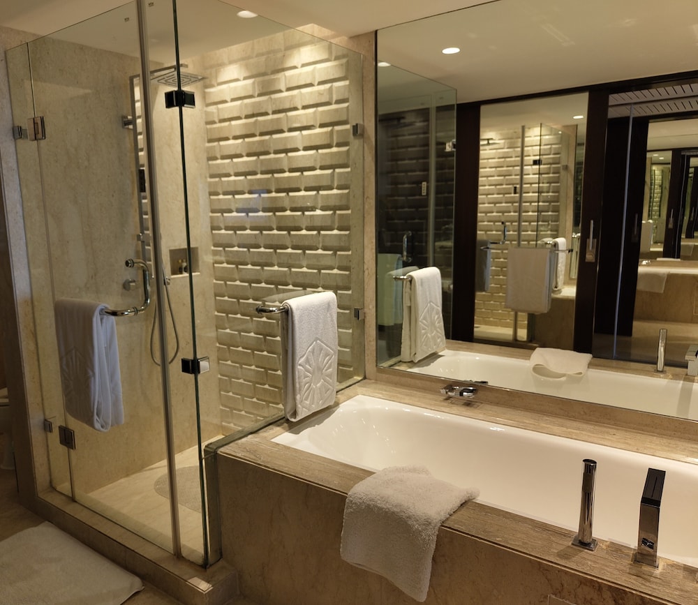 Mumbai Vacations - Taj Lands End - Property Image 12