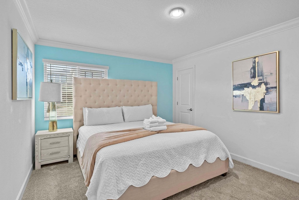 Spacious 5BR Home With Pool Near Top Attractions