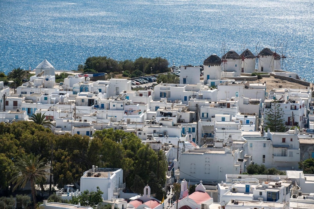 Alana Mykonos
