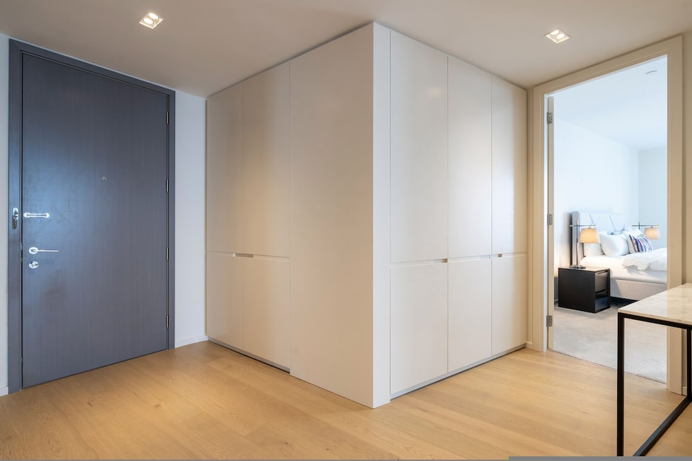 Fabulous Three-bedroom Apartment by the River