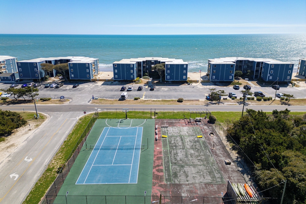 Oceanfront Gem w/ Views in North Topsail Beach