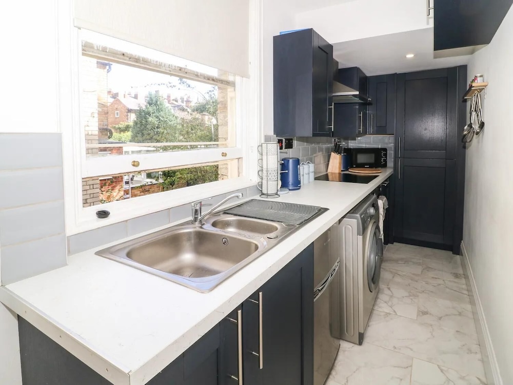 Apartment Located Centrally for up to 4 Guests view 5
