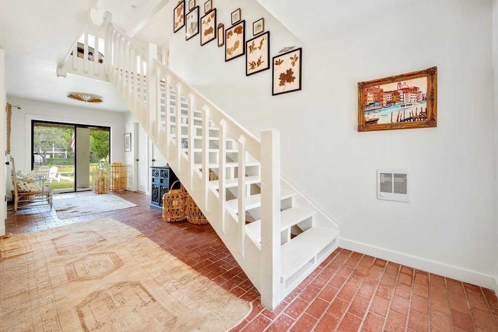 Sunny Pointe 4 Bedroom Home