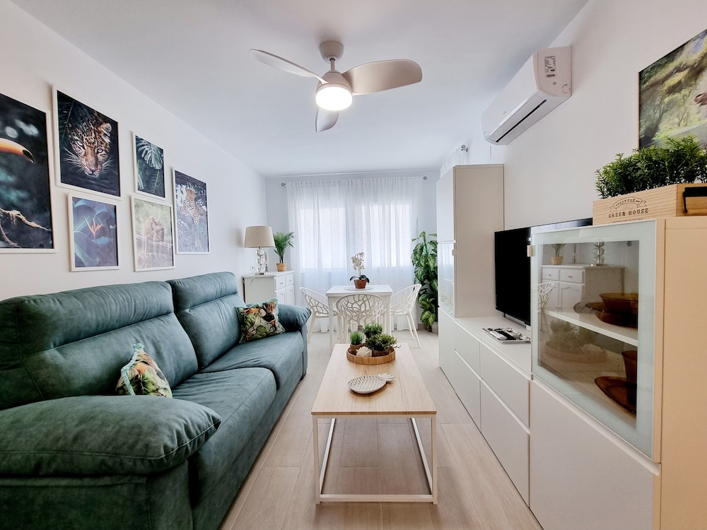 Modern and Cozy Apartment Just Steps From Los Locos Beach