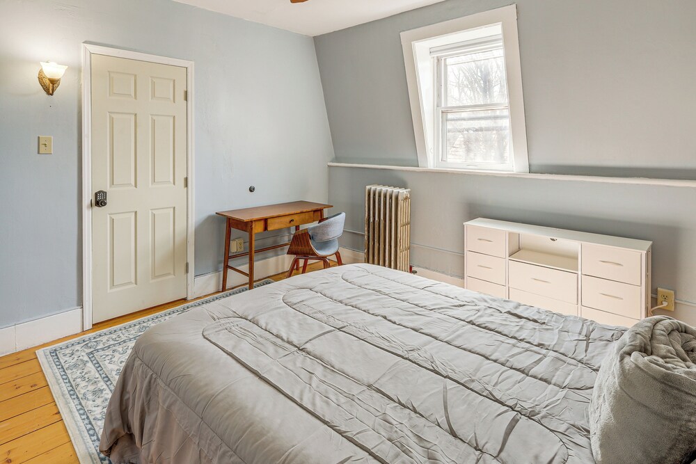 1 Mi to Dtwn: Apartment in Schenectady