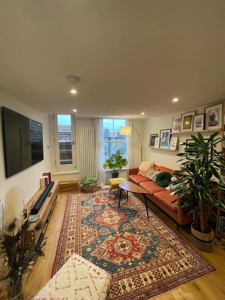 Vibrant & Beautifully Decorated 1BD Flat Brixton!