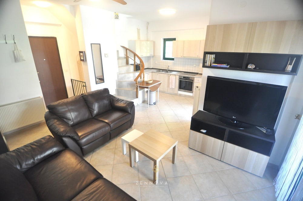 Zennova 64 Casa Elias
