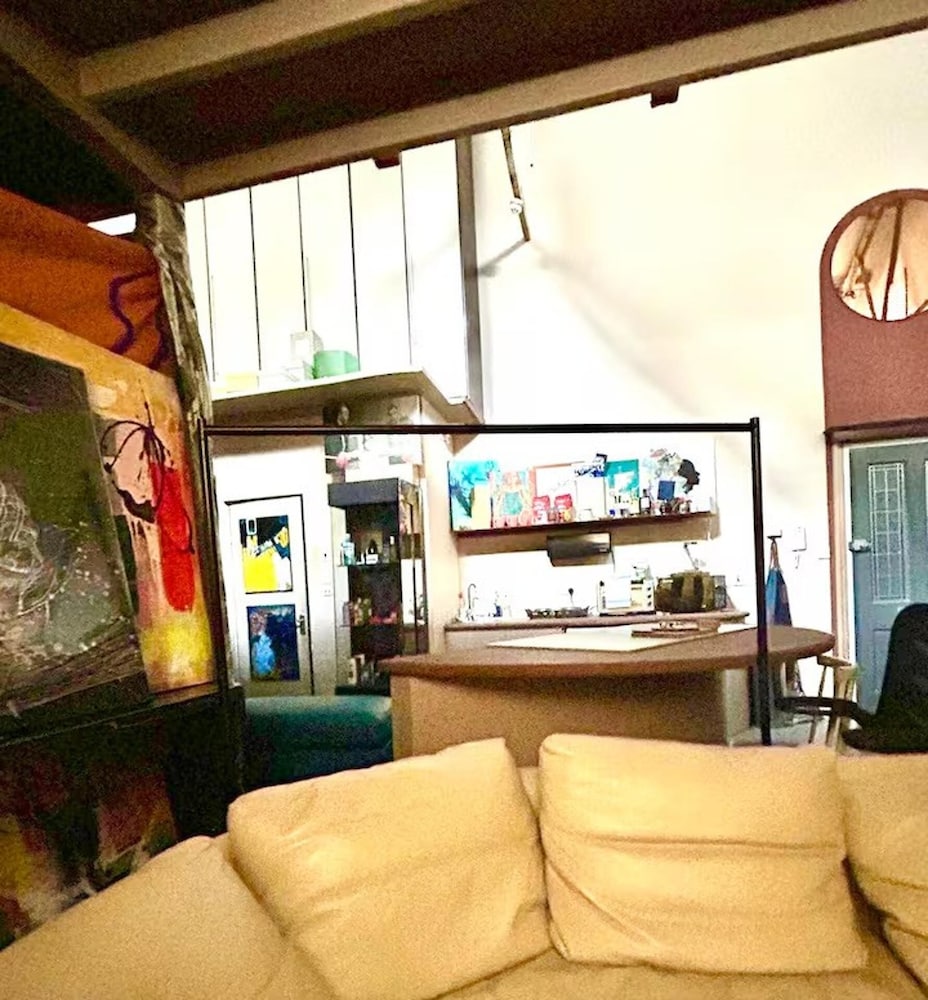 Arty Infused Loft With ac Near Emirates Stadium