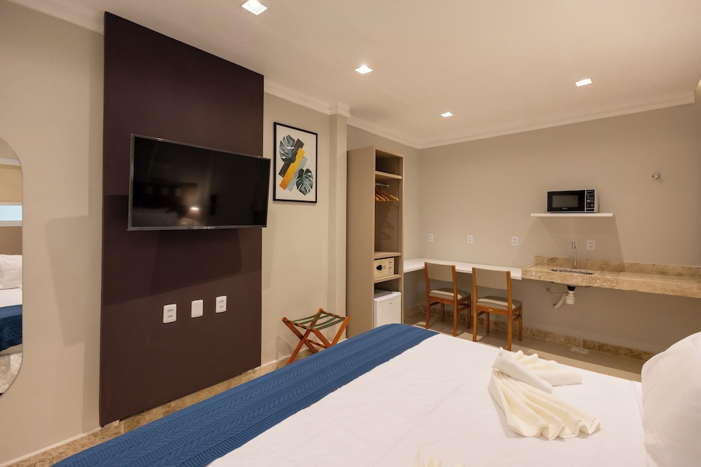Aira Hotel