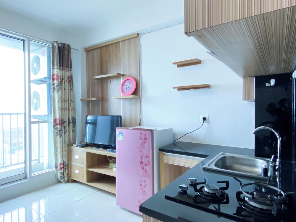 Good Deal And Homey 1Br Tifolia Apartment