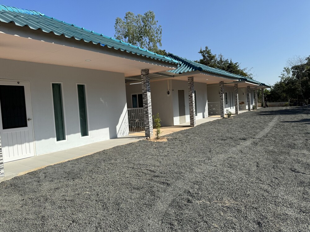 Sunshine Rest Resort