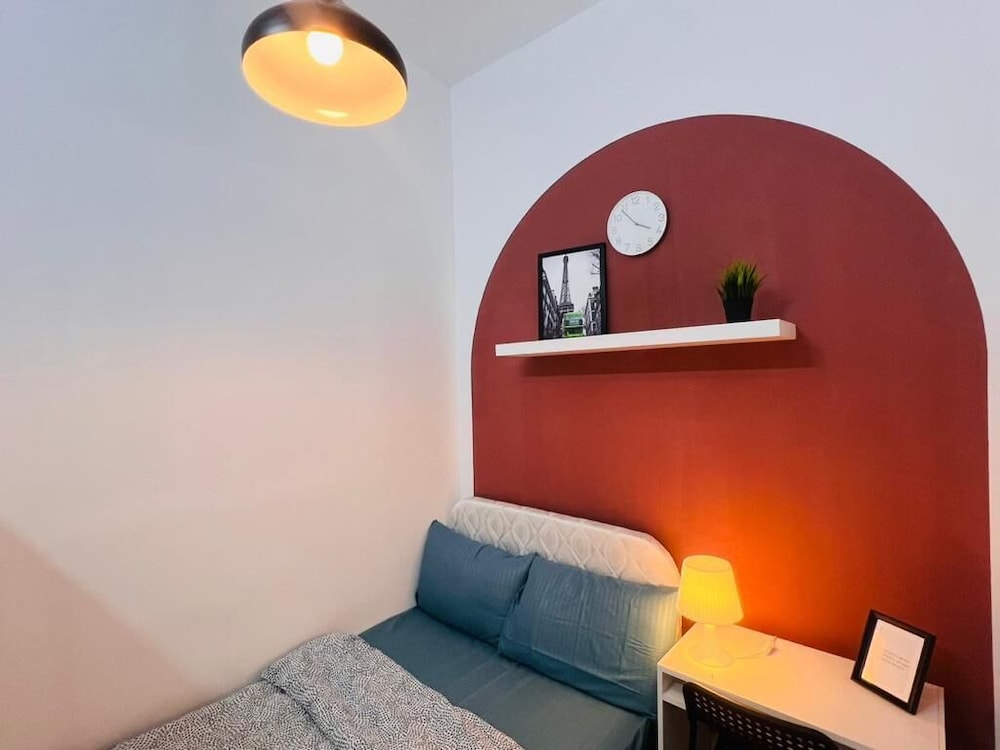 Niche Partition Room in Tecom Near Metro