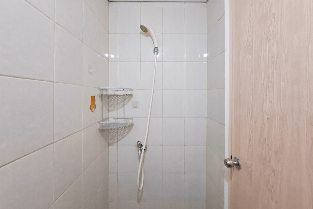 Basic Studio Apartment Near Krl Station At Poris 88