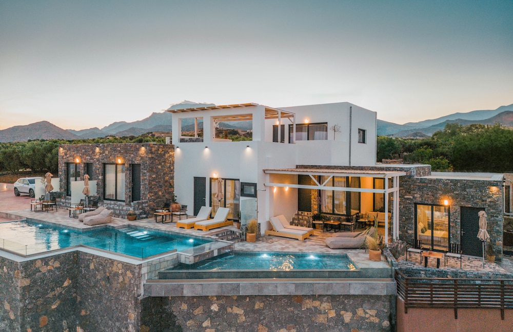 Plakakia Luxury Apartments